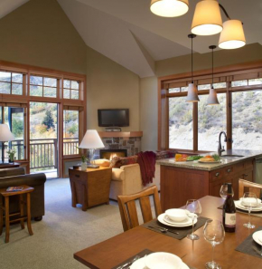 Capitol Peak Lodge - CoralTree Residence Collection Snowmass Village